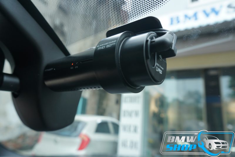 Hình ảnh camera trước lắp đặt trên xe BMW 330i